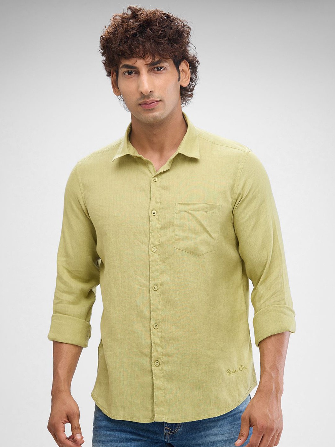 

SPYKAR Men Solid Spread Collar Slim Fit Casual Shirt, Green