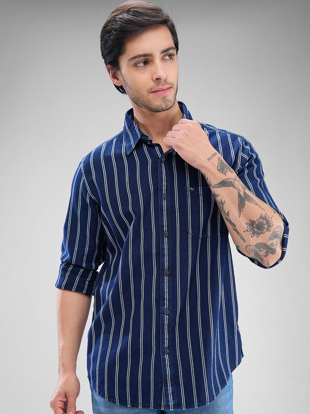 

SPYKAR Men Slim Fit Opaque Striped Spread Collar Casual Shirt, Blue