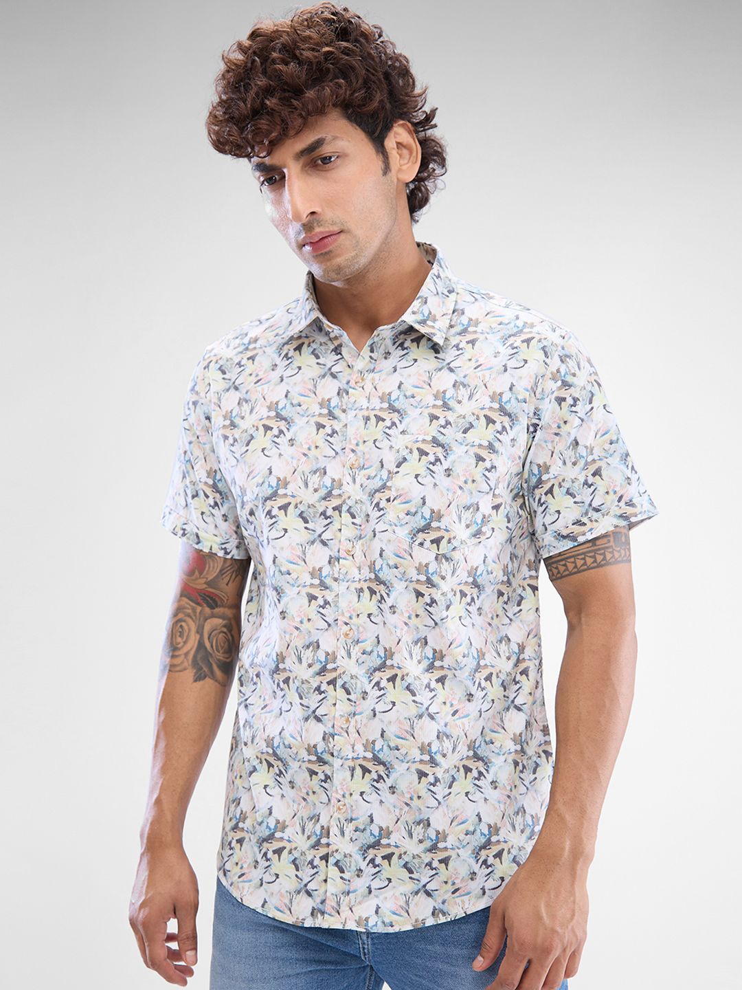 

SPYKAR Men Abstract Printed Slim Fit Casual Shirt, White