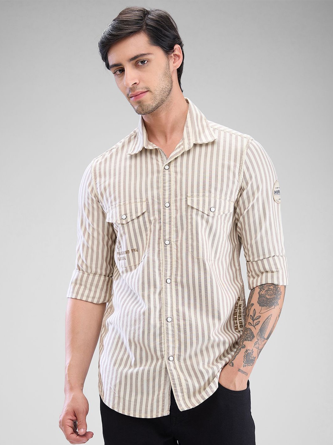 

SPYKAR Men Striped Pocket Detailing Slim Fit Casual Shirt, White