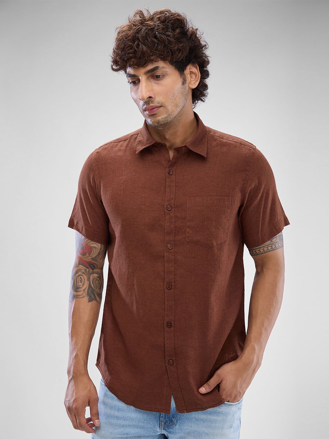 

SPYKAR Men Slim Fit Opaque Solid Spread Collar Casual Shirt, Brown