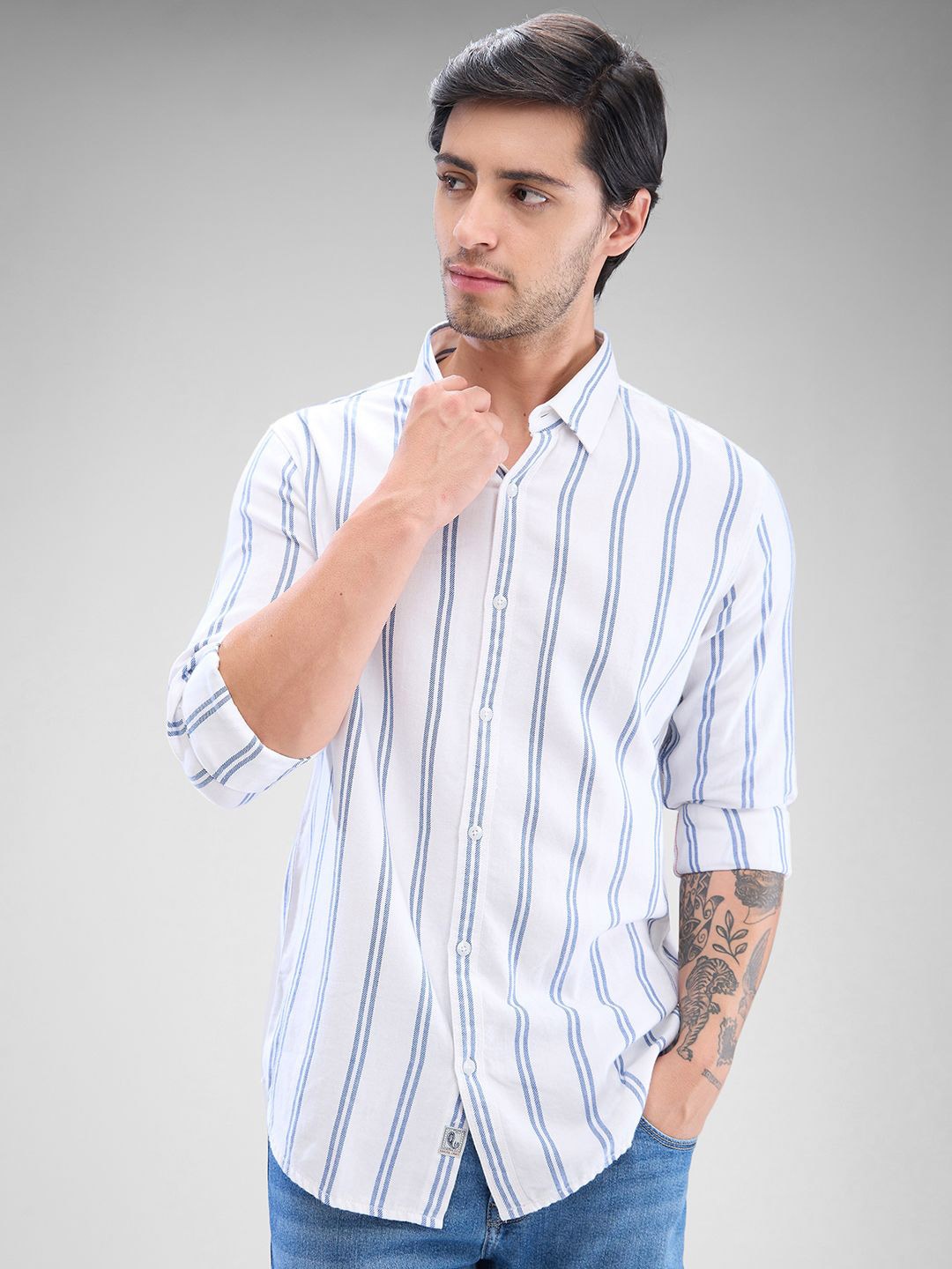 

SPYKAR Men Slim Fit Opaque Striped Casual Shirt, White