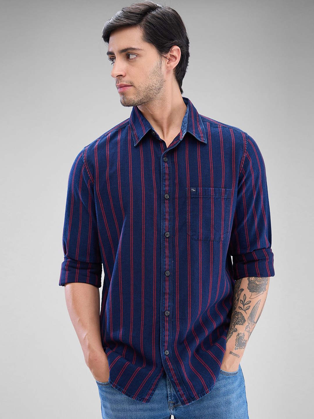 

SPYKAR Men Slim Fit Opaque Striped Spread Collar Casual Shirt, Blue