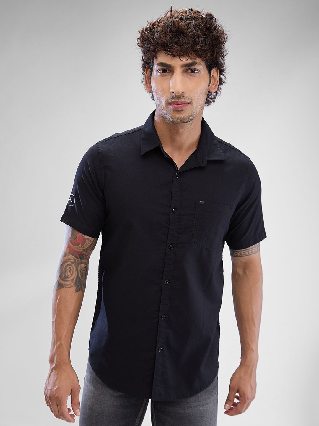 

SPYKAR Men Slim Fit Opaque Solid Spread Collar Casual Shirt, Black