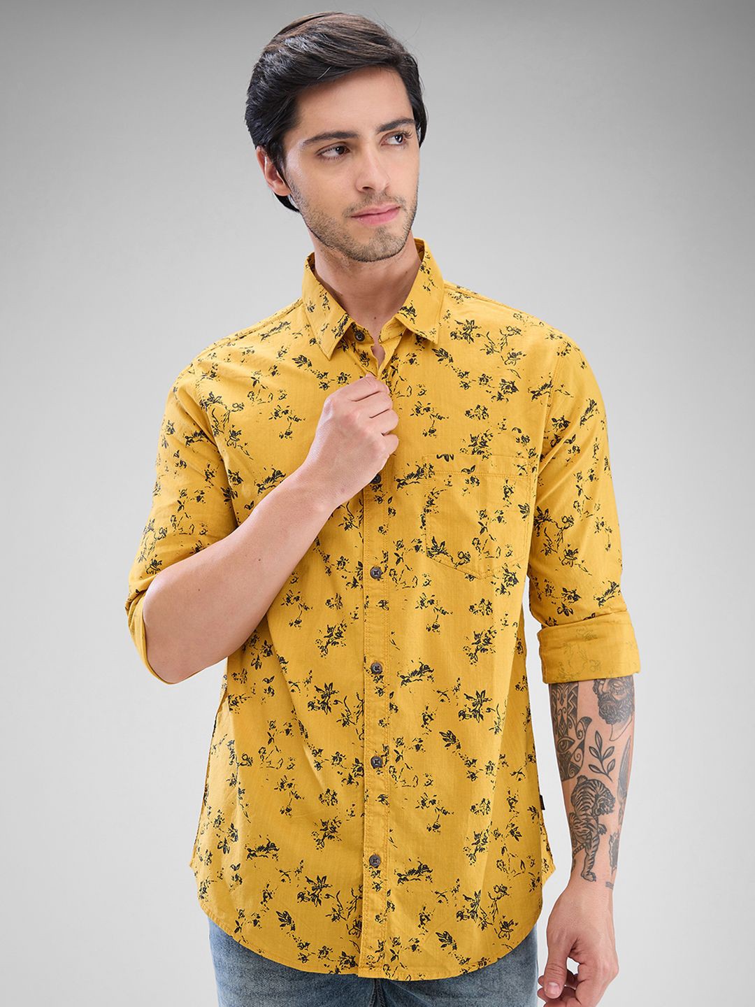 

SPYKAR Men Slim Fit Floral Printed Casual Shirt, Yellow