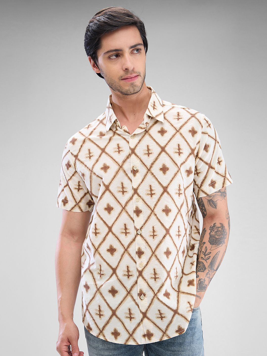 

SPYKAR Men Slim Fit Opaque Geometric Printed Spread Collar Casual Shirt, Brown