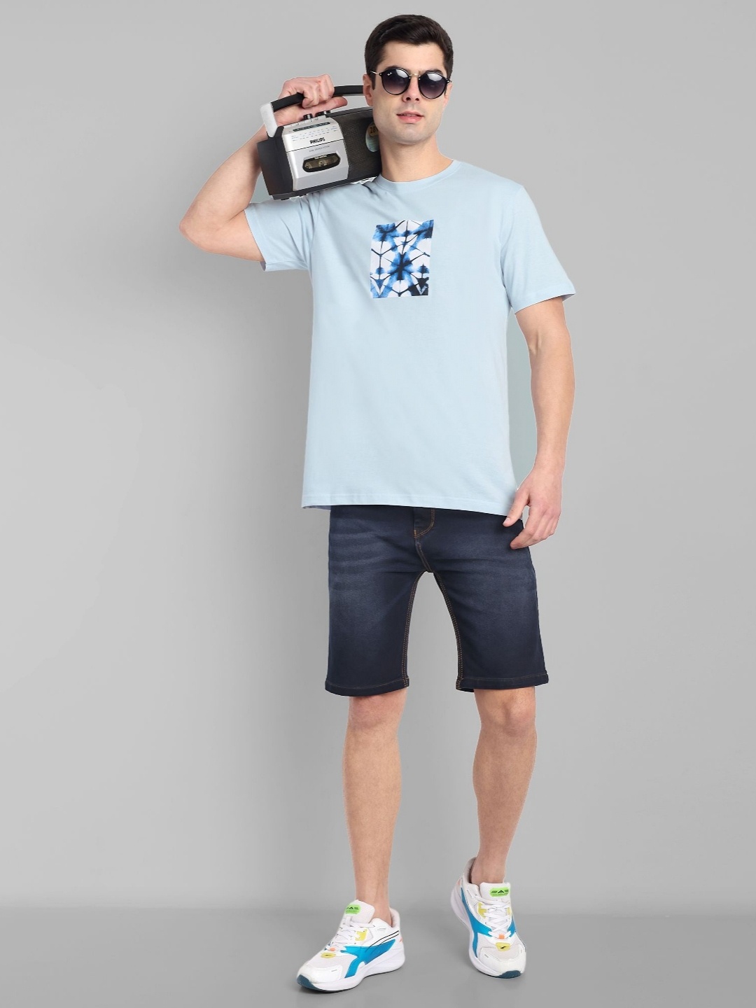 

TOMHIDDLE Men Graphic Printed Round Neck T-shirt, Blue