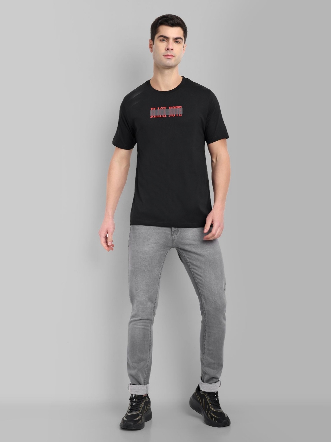 TOMHIDDLE Men Typography Printed Round Neck T-shirt, Black