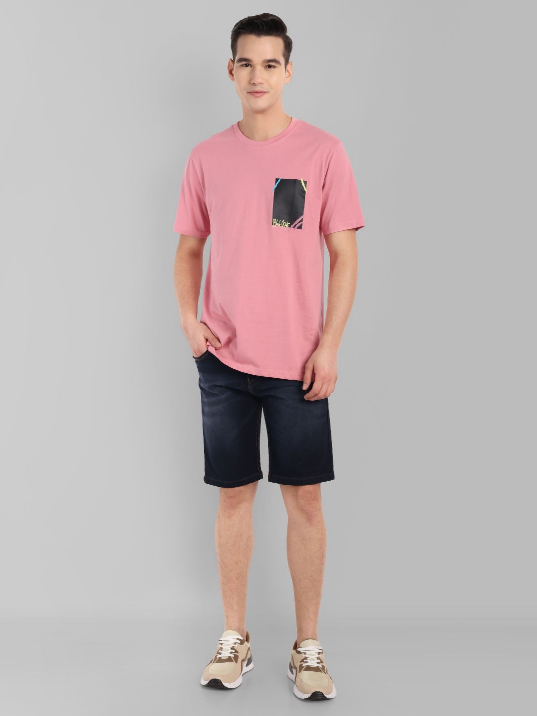 

TOMHIDDLE Men Printed Round Neck T-shirt, Pink