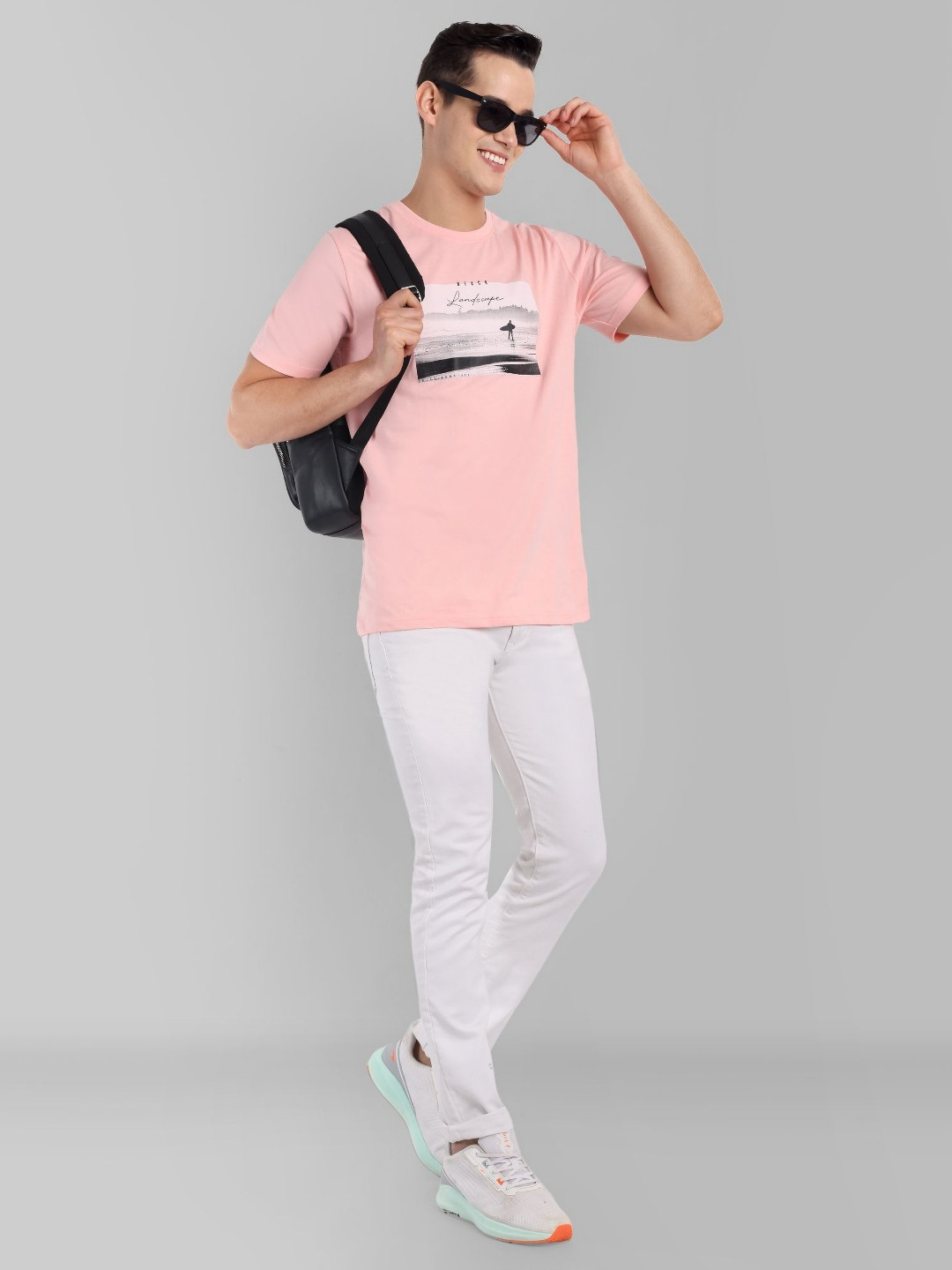 

TOMHIDDLE Men Graphic Printed Round Neck T-shirt, Pink