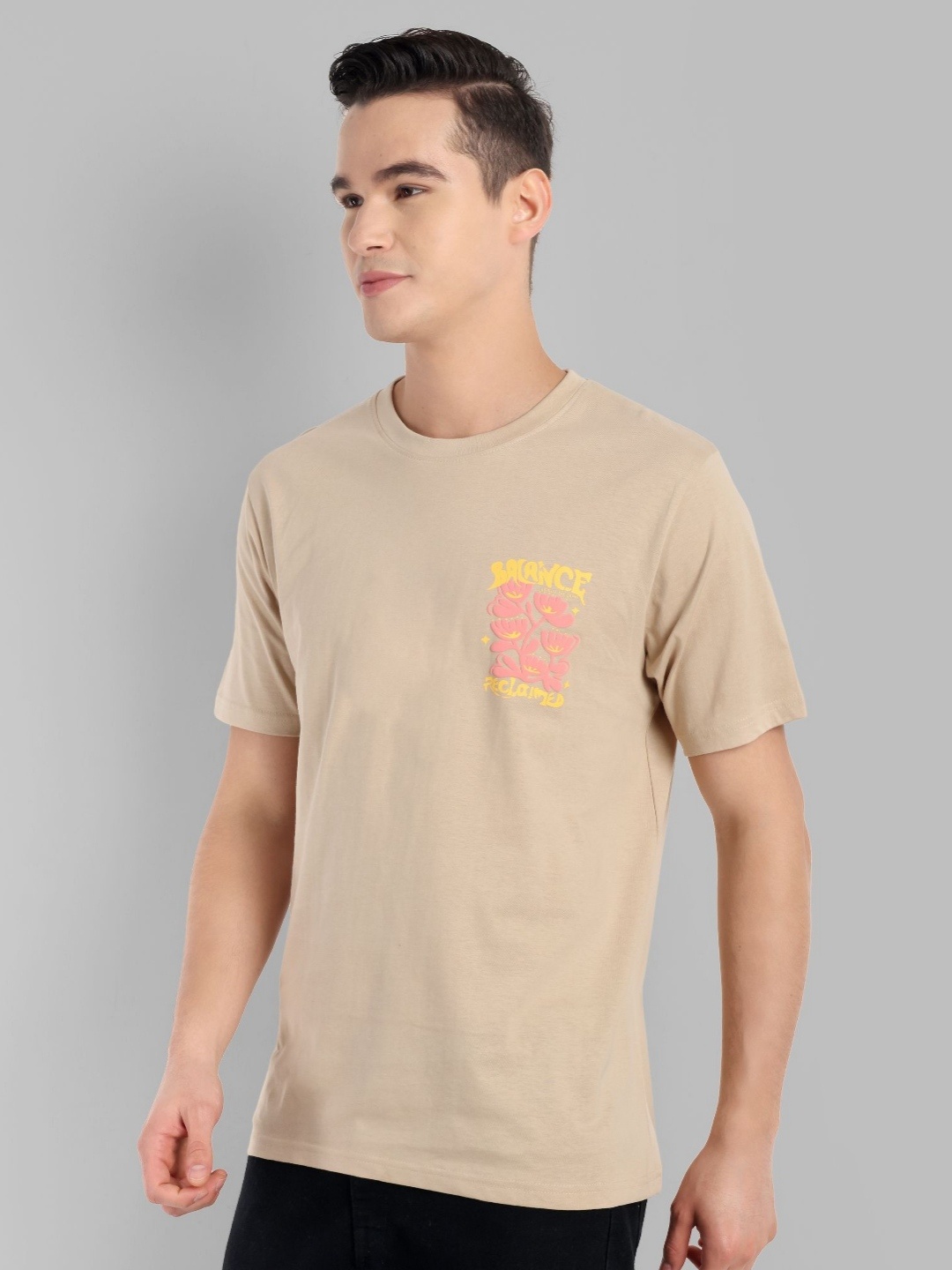 

TOMHIDDLE Men Floral Printed Round Neck T-shirt, Beige