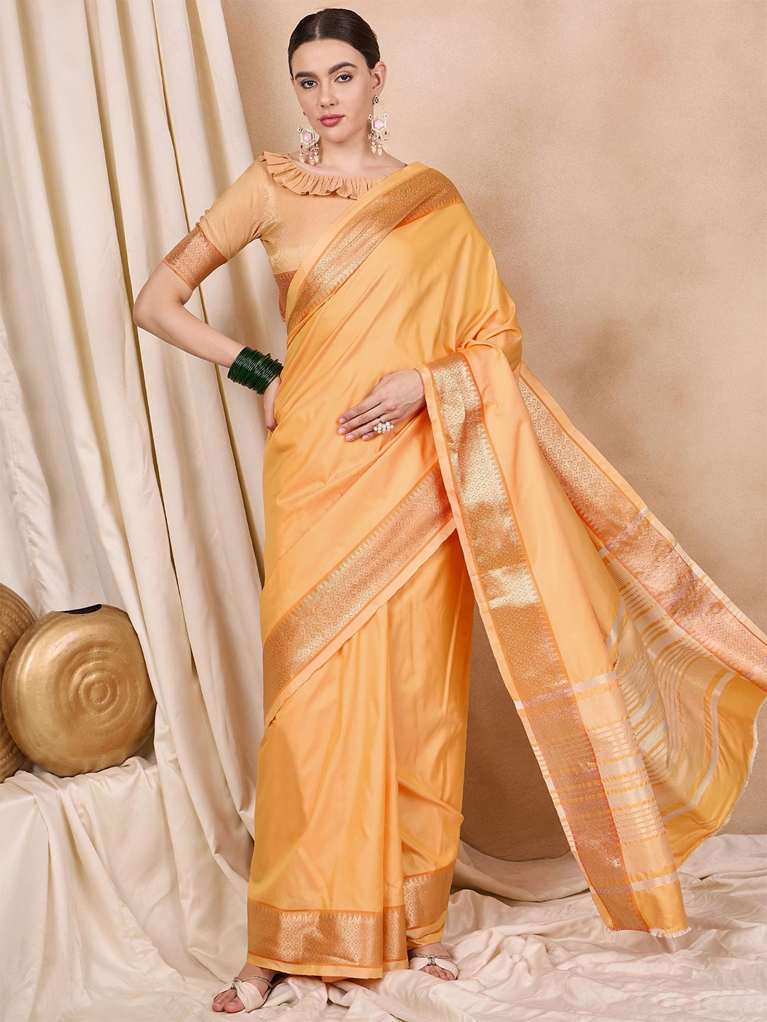 

RAJGRANTH Zari Banarasi Saree With Blouse Piece, Yellow