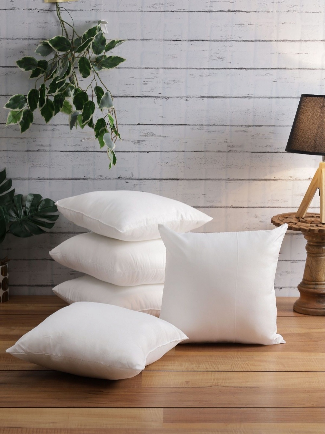 

ROMEE White 5 Pieces Sqaure Cushions