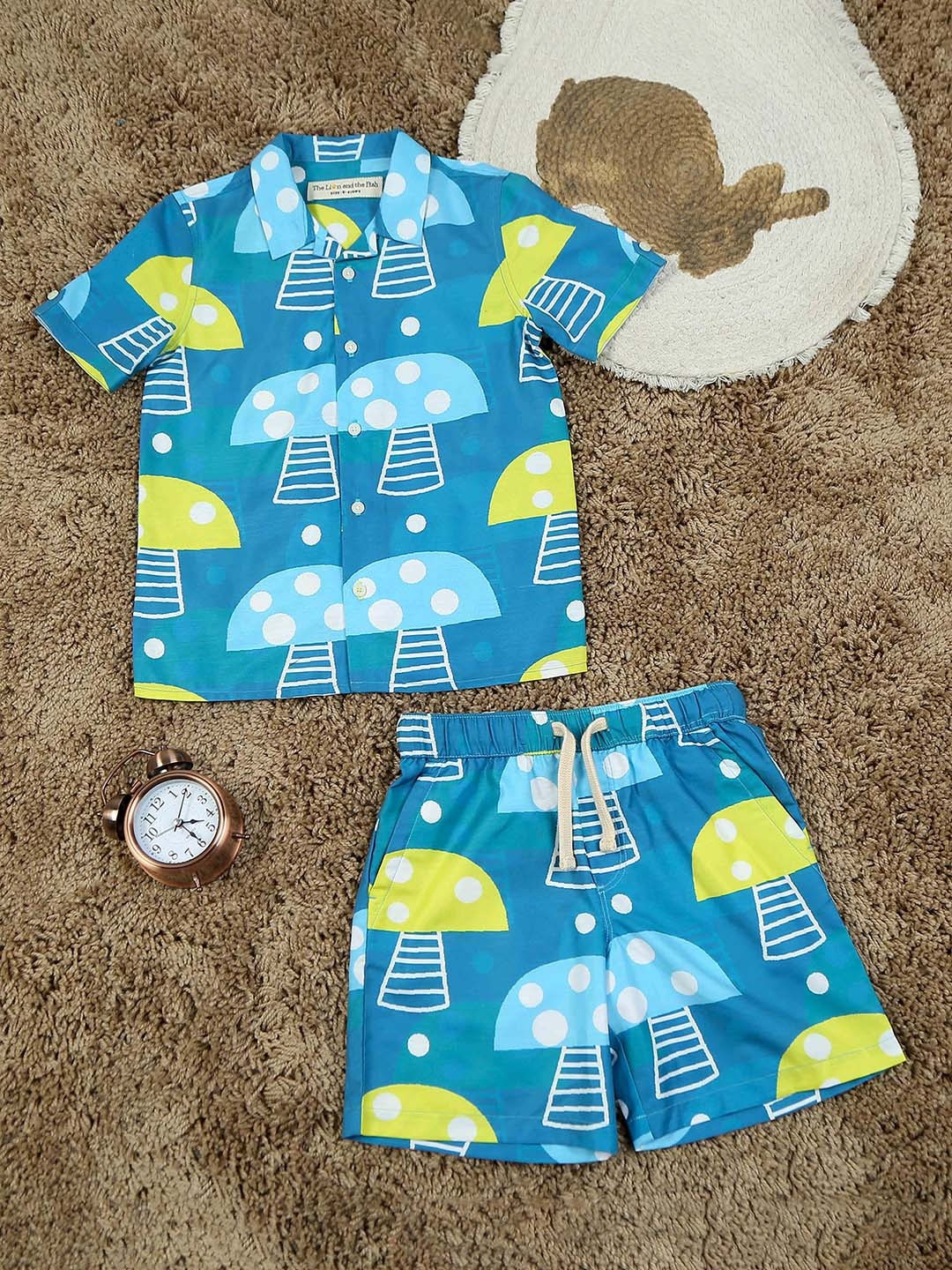 

The Lion and The Fish Unisex Conversational Printed Shirt With Shorts, Teal