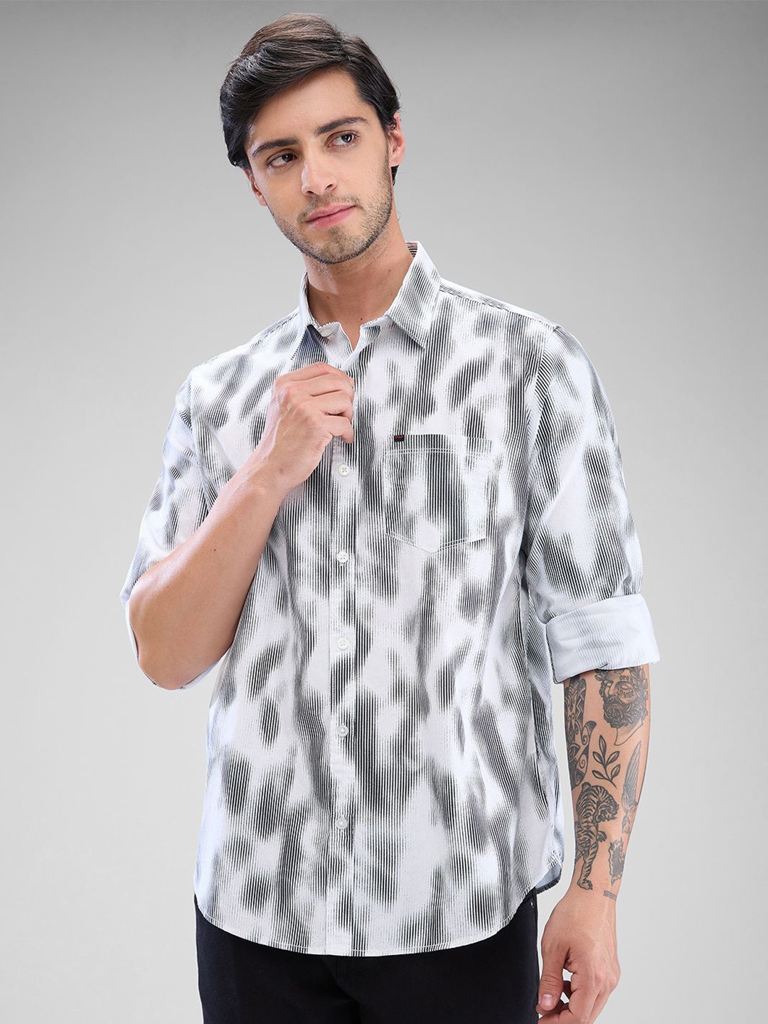 

SPYKAR Men Slim Fit Opaque Abstract Printed Spread Collar Casual Shirt, White