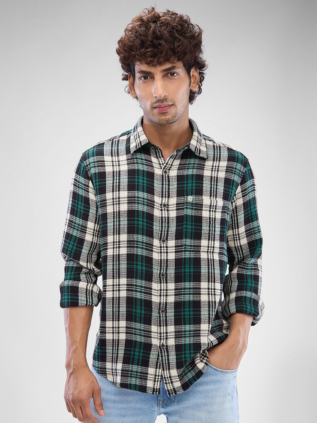 

SPYKAR Men Slim Fit Opaque Checked Spread Collar Casual Shirt, Green