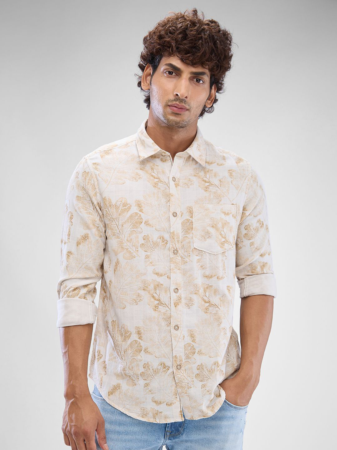 

SPYKAR Men Slim Fit Floral Printed Opaque Spread Collar Casual Shirt, White