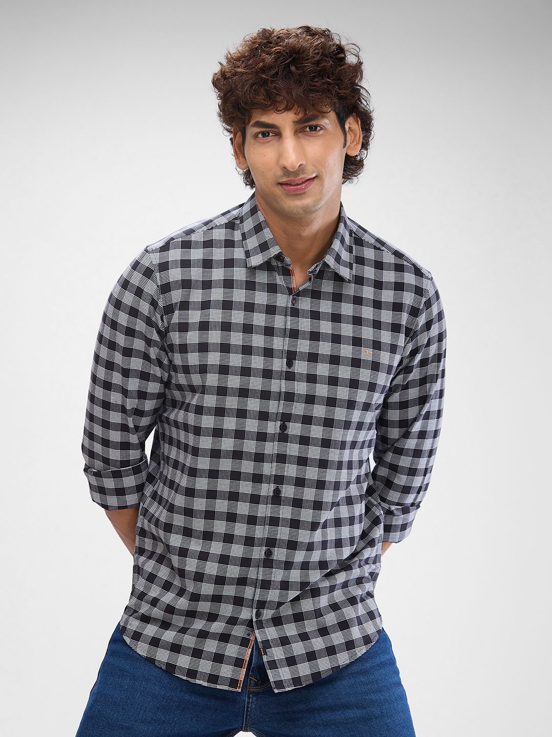 

SPYKAR Men Slim Fit Buffalo Checks Opaque Checked Casual Shirt, Black