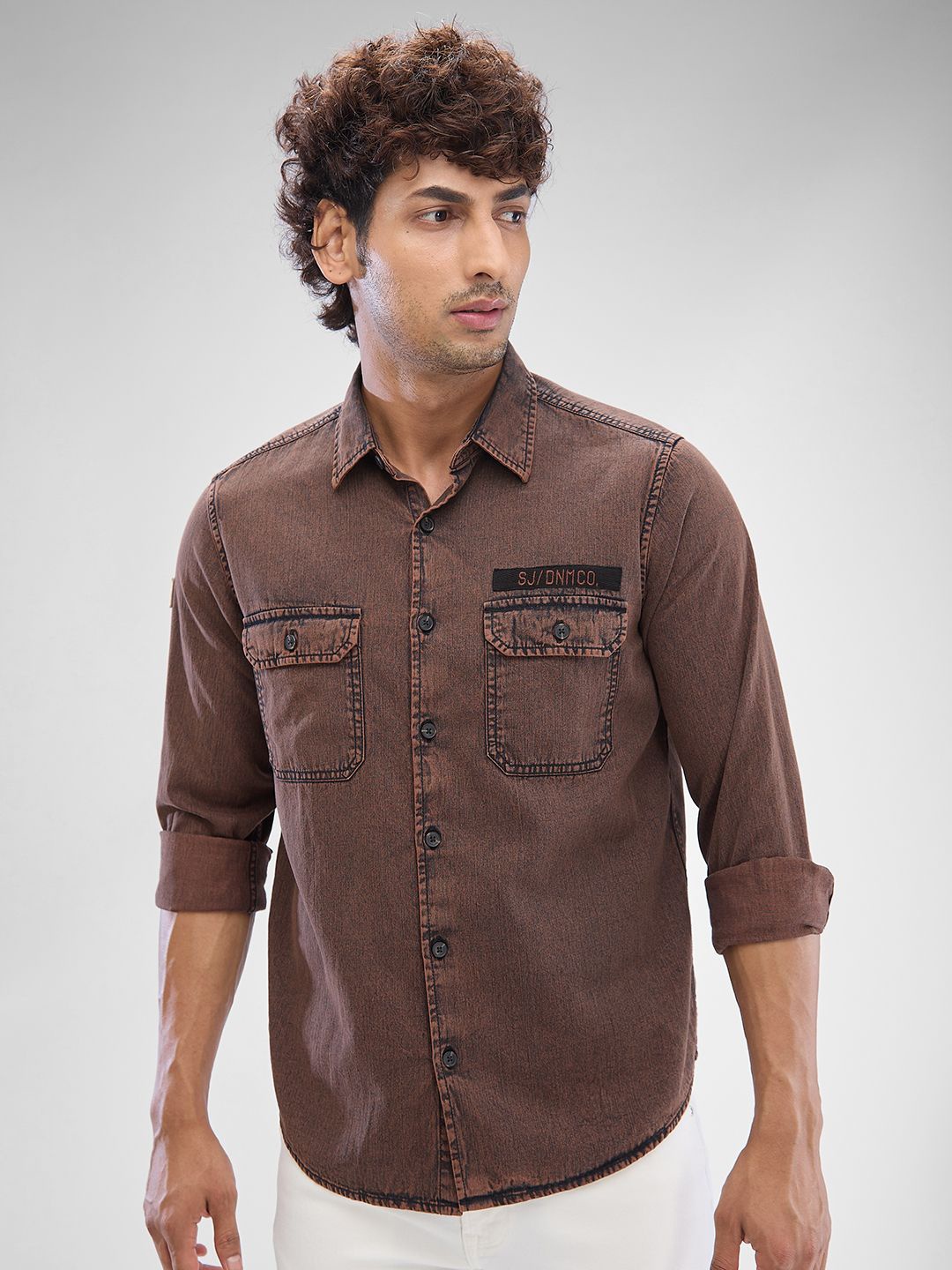 

SPYKAR Men Solid Pocket Detailing Indigo Slim Fit Casual Shirt, Brown
