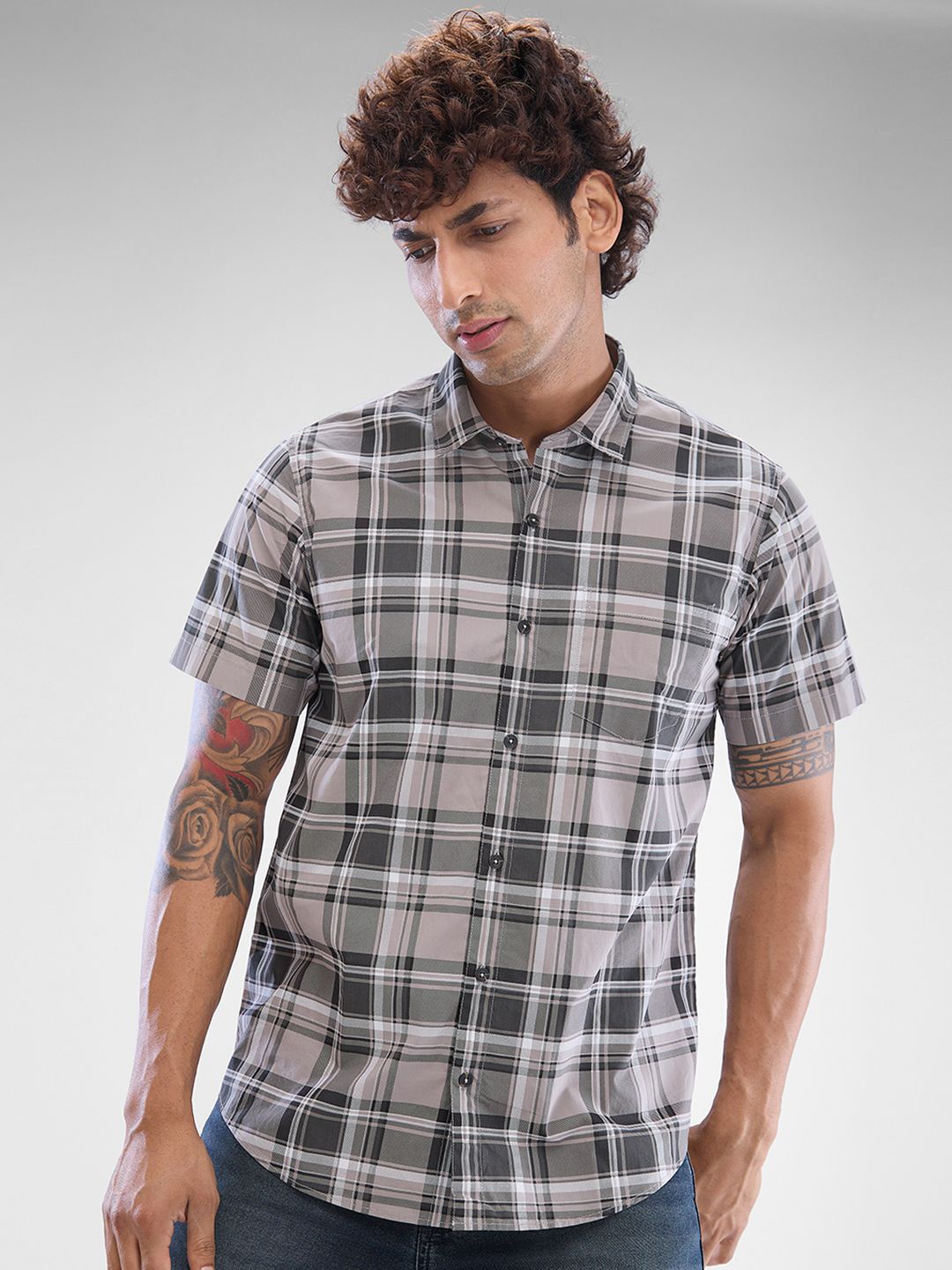 

SPYKAR Men Slim Fit Opaque Checked Spread Collar Casual Shirt, Grey