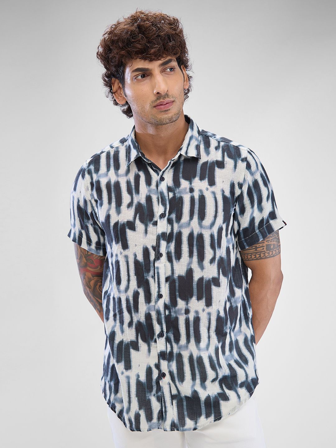 

SPYKAR Men Slim Fit Abstract Printed Casual Shirt, Green