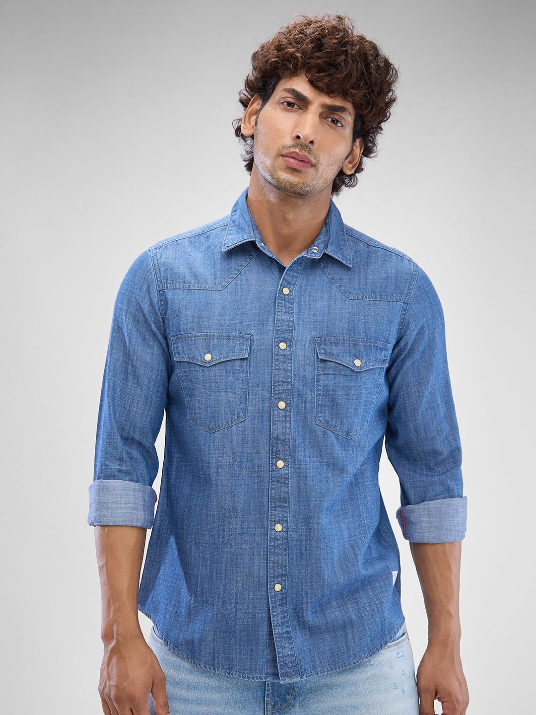

SPYKAR Men Solid Spread Collar Slim Fit Casual Shirt, Blue