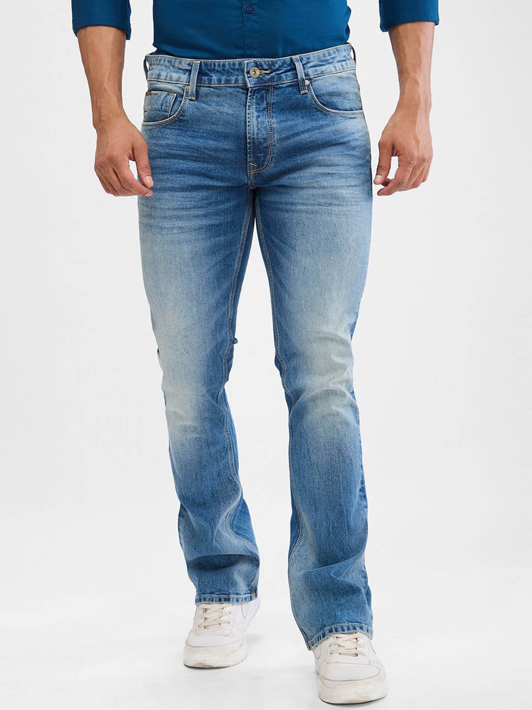 

SPYKAR Men Bootcut Mid-Rise Clean Look Heavy Fade Stretchable Jeans, Blue