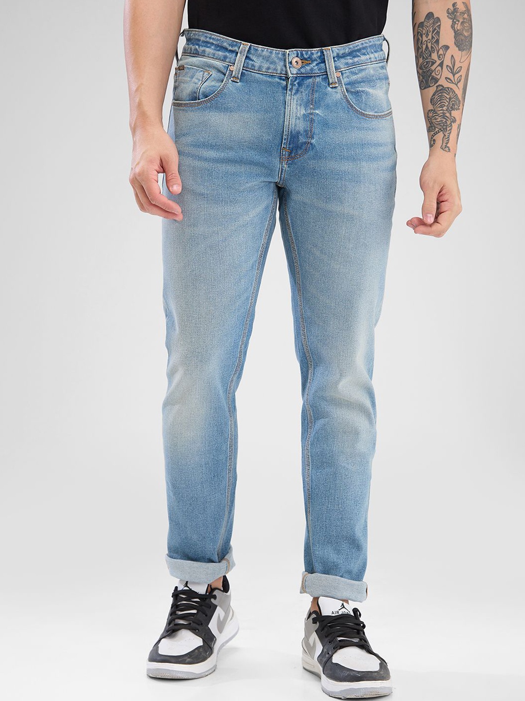 

SPYKAR Men Slim Fit Low-Rise Clean Look Heavy Fade Stretchable Jeans, Blue