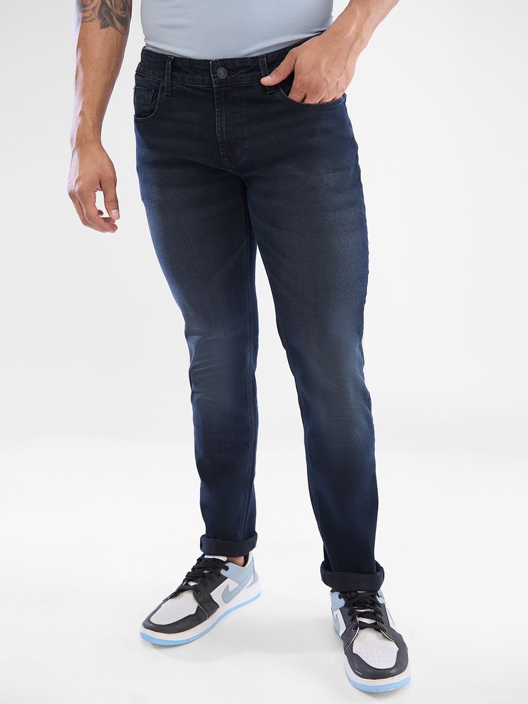 

SPYKAR Men Slim Fit Low-Rise Light Fade Jeans, Blue