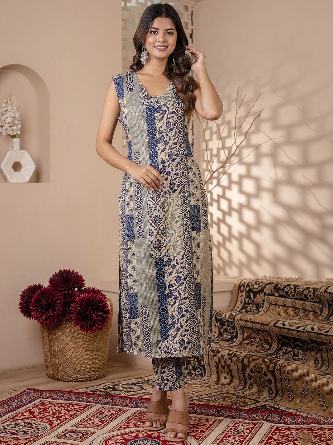 

Nayo Ethnic Motifs Printed Regular Kurta with Trousers, Blue