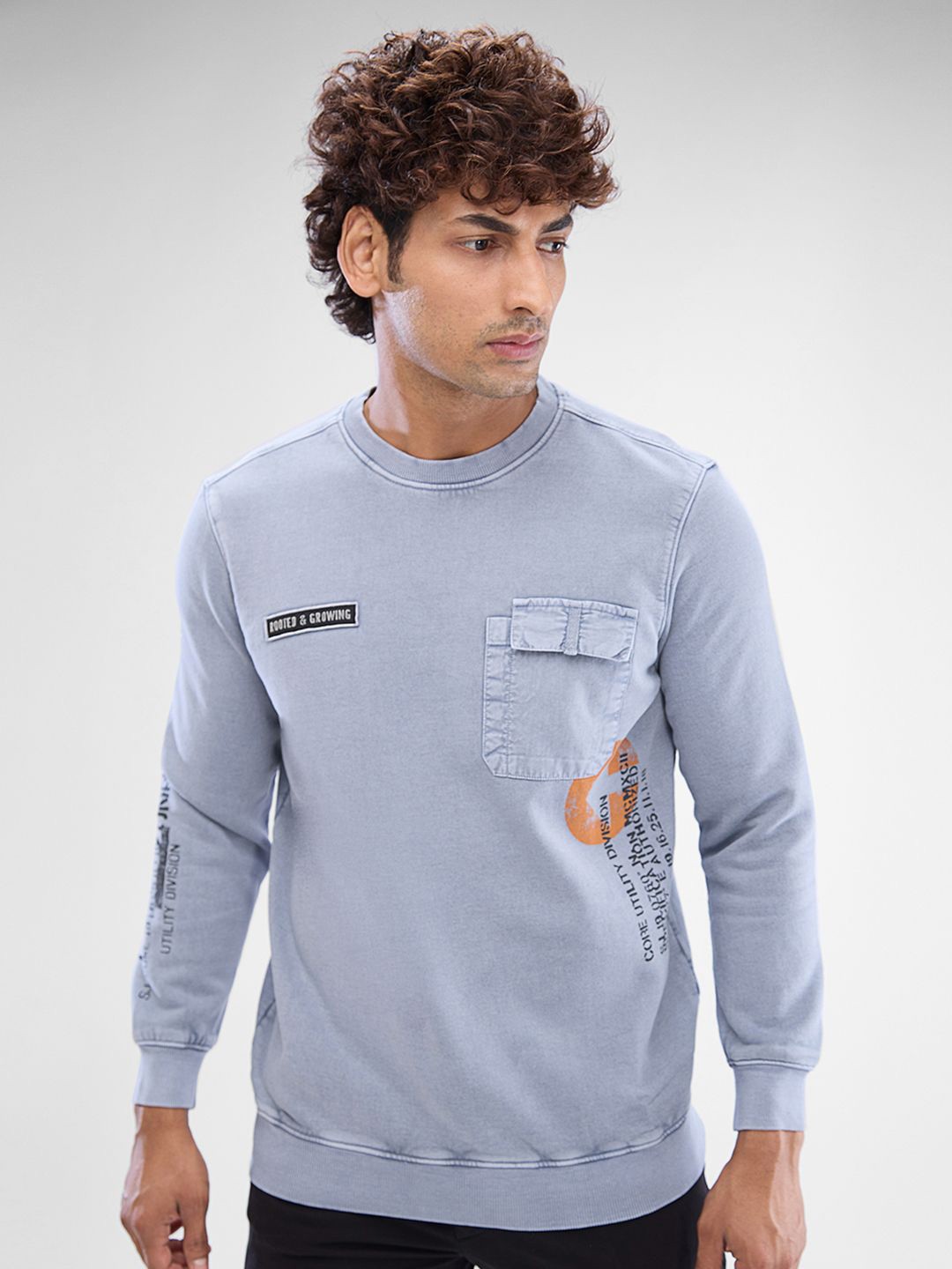 

SPYKAR Men Alphanumeric Printed Hooded Sweatshirt, Grey