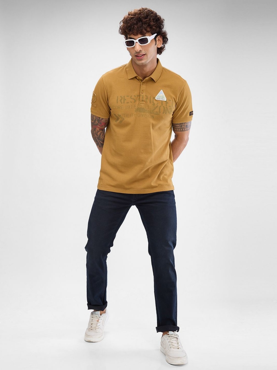 

SPYKAR Men Typography Printed Polo Collar Slim Fit T-shirt, Khaki
