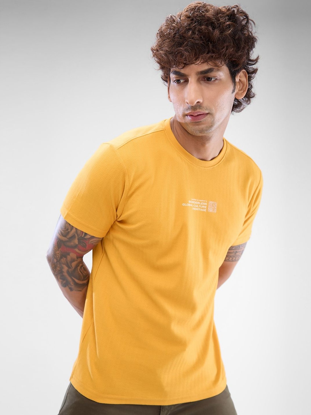 

SPYKAR Men Typography Printed Slim Fit T-shirt, Yellow