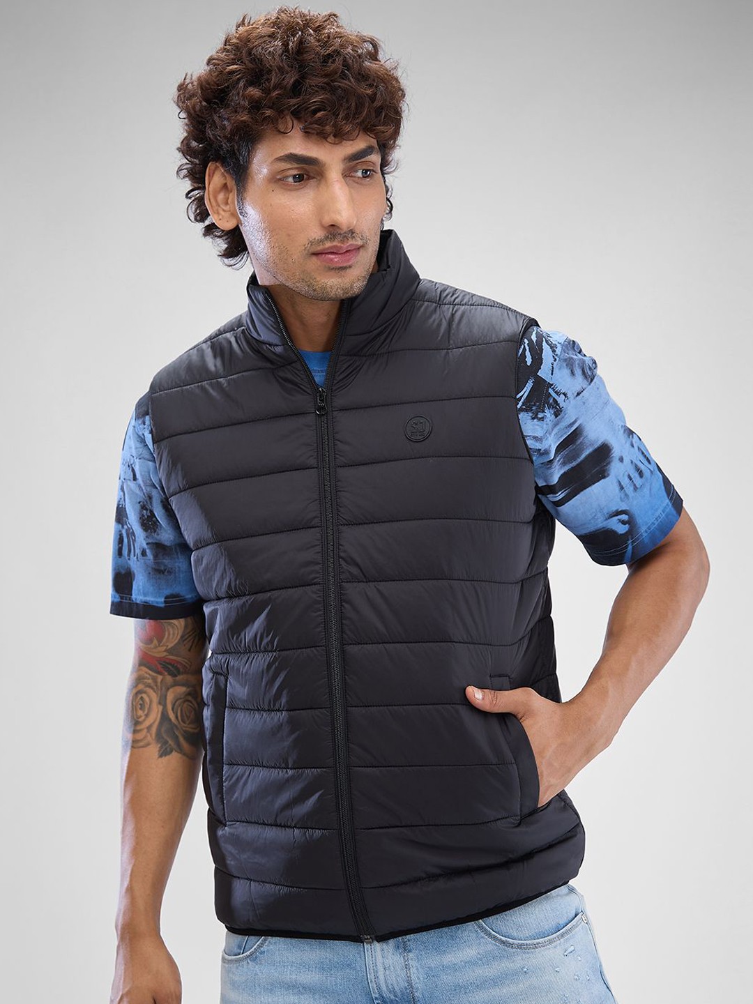 

SPYKAR Men Sleeveless Regular Fit Padded Jacket, Black