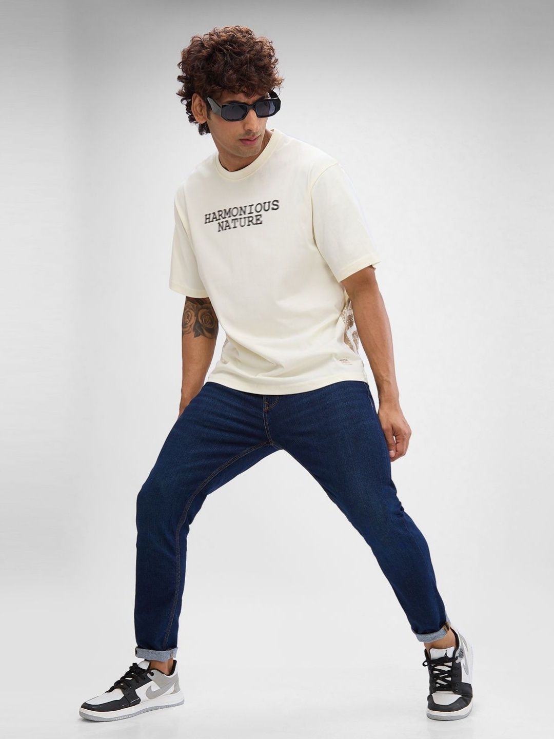 

SPYKAR Men Graphic Printed Round Neck T-shirt, White