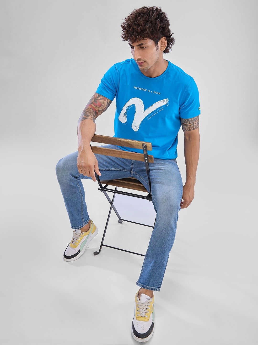 

SPYKAR Men Graphic Printed Slim Fit T-shirt, Turquoise blue
