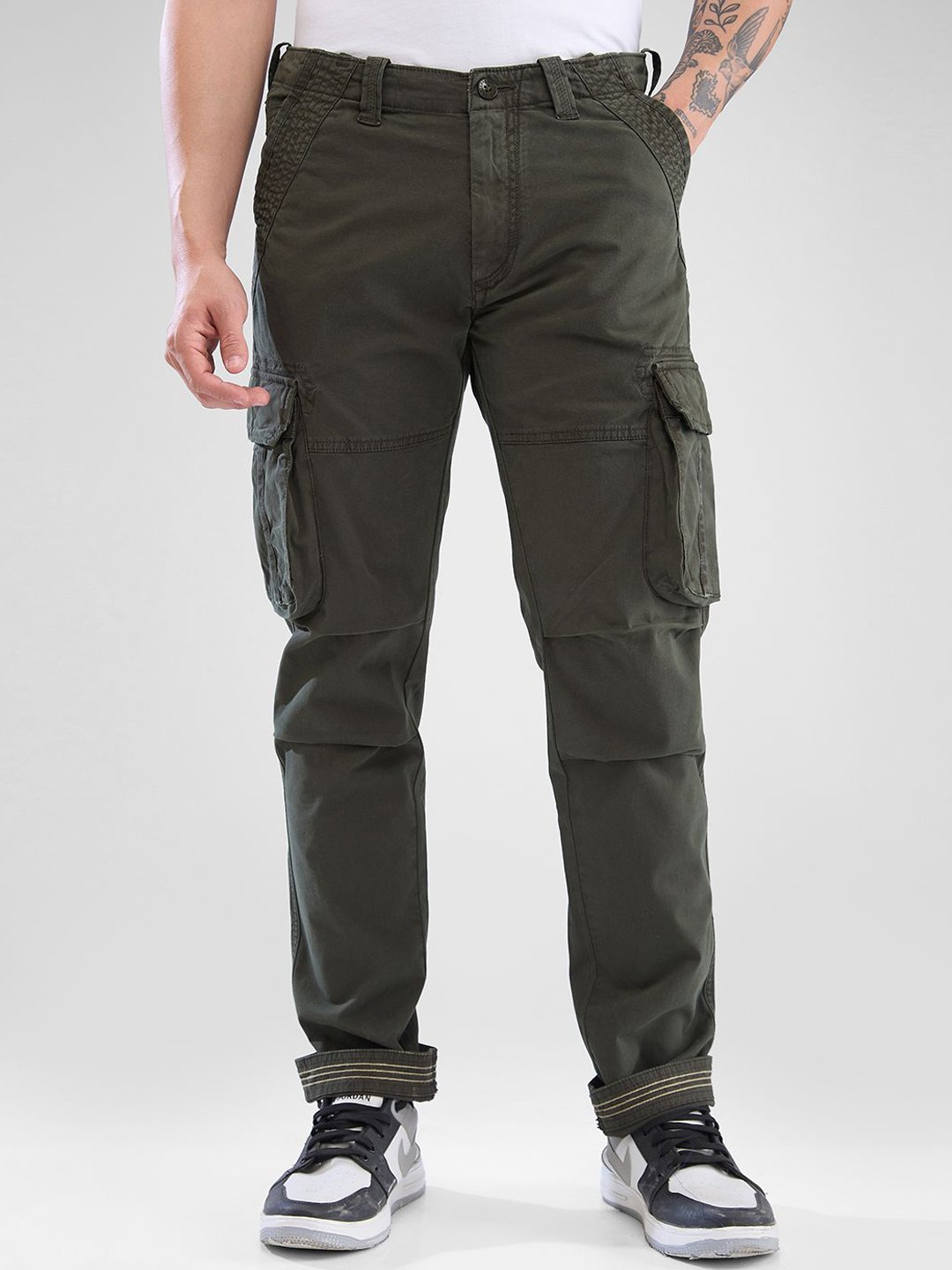 

SPYKAR Men Mid Rise Cargo Trousers, Green
