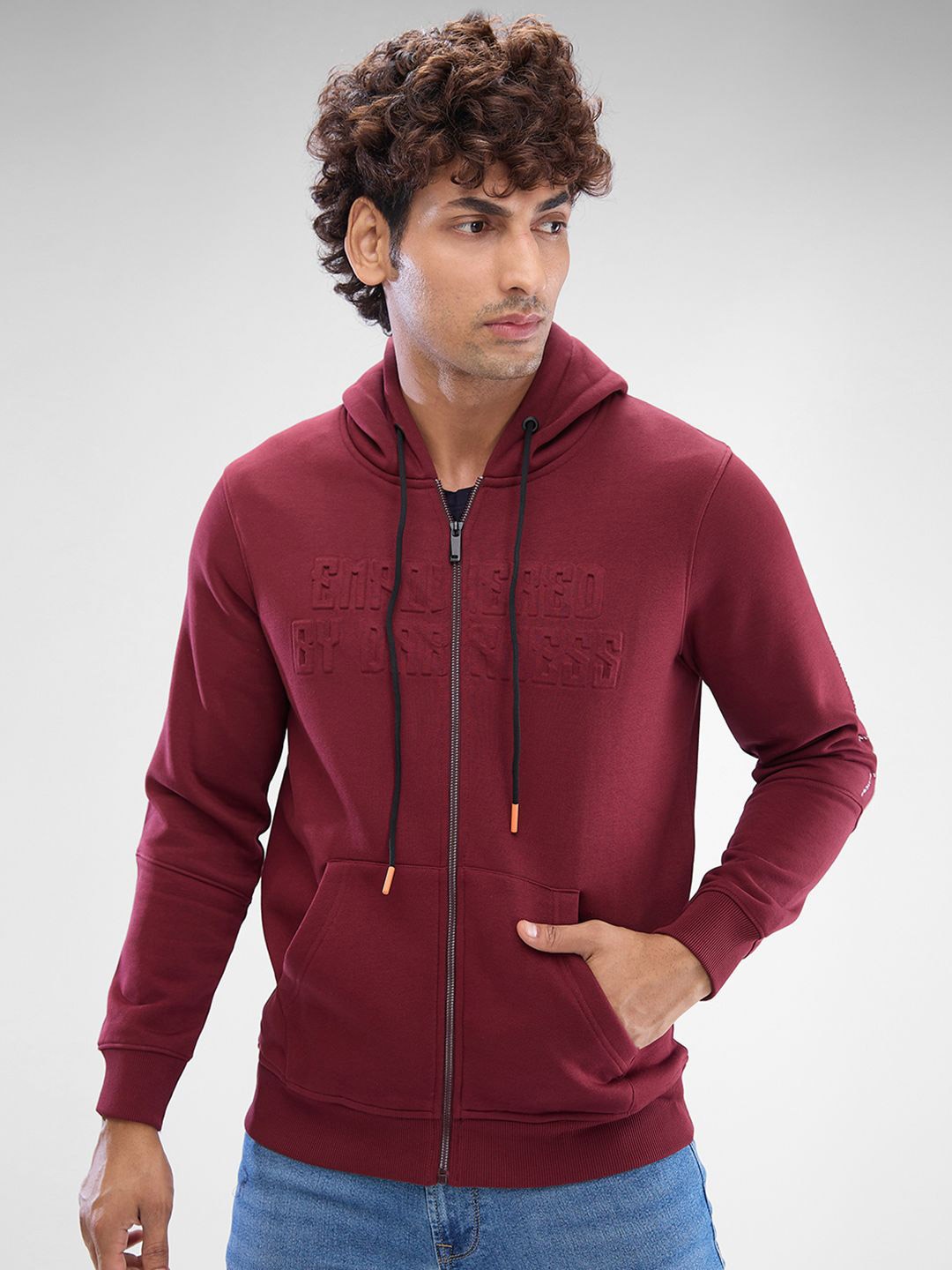 

SPYKAR Men Solid Hooded Sweatshirt, Red