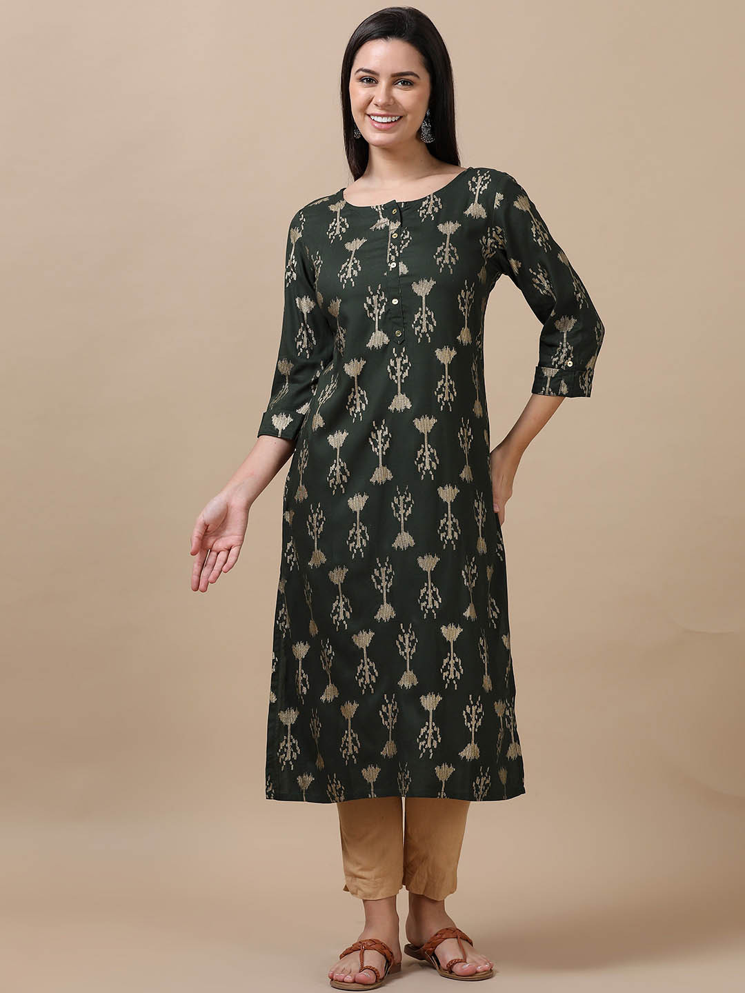 

Marcia Ethnic Motifs Printed Round Neck Straight Kurta, Green