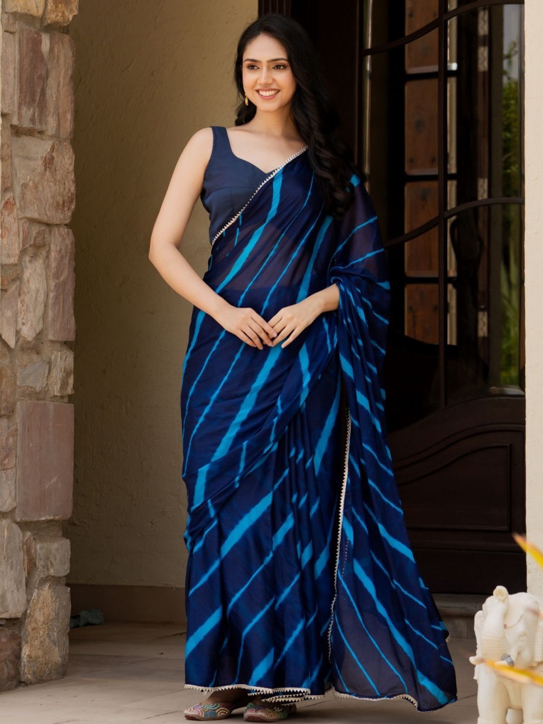 

PRETTY PALLU Leheriya Gotta Patti Saree, Navy blue