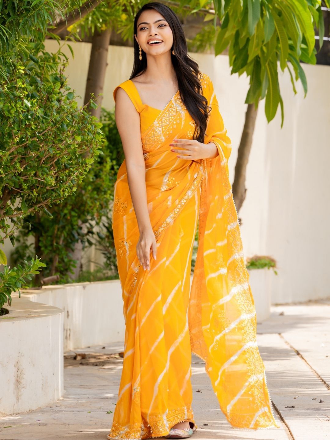 

PRETTY PALLU Leheriya Mirror Work Saree, Yellow