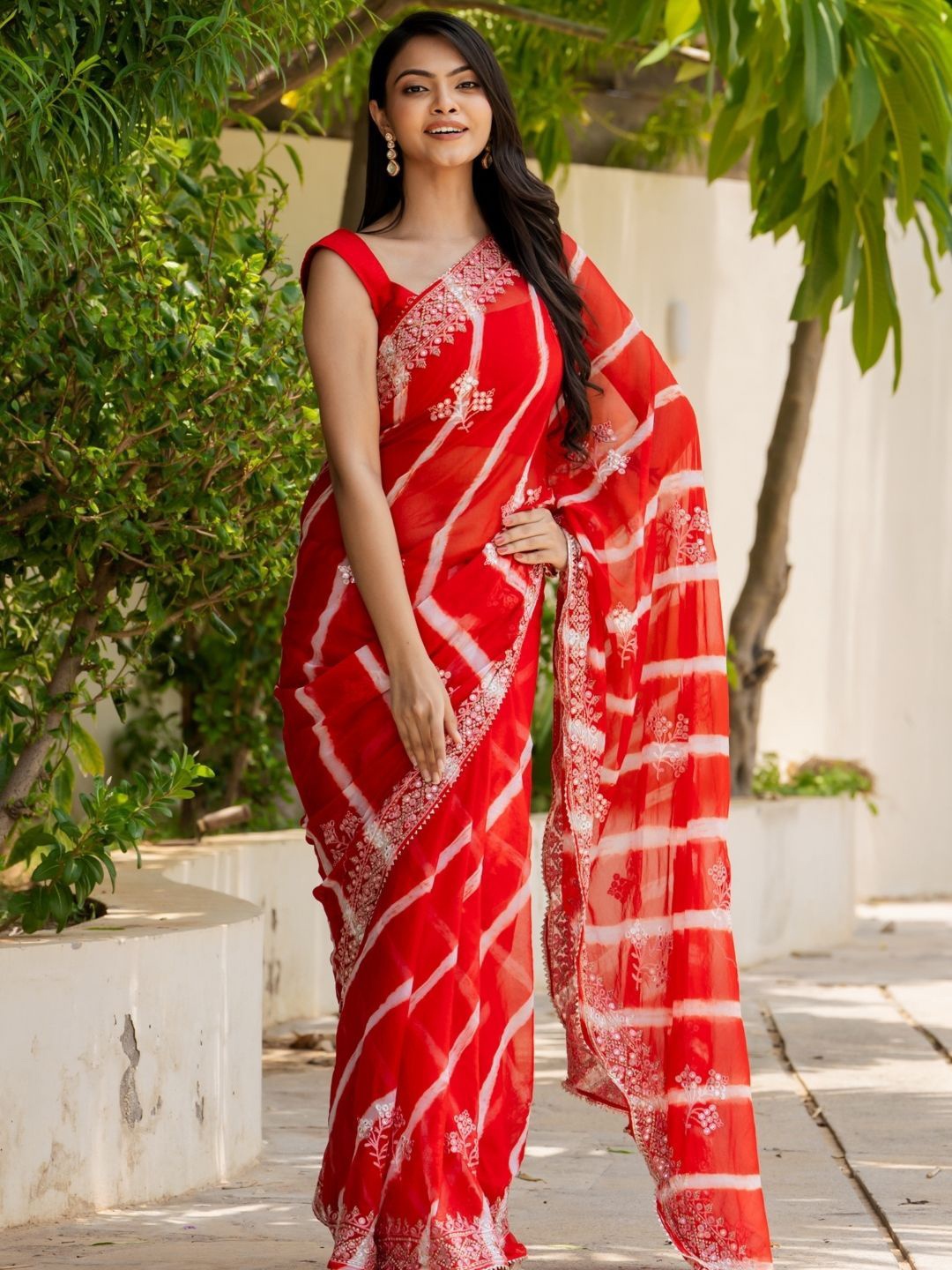 

PRETTY PALLU Leheriya Mirror Work Saree, Red