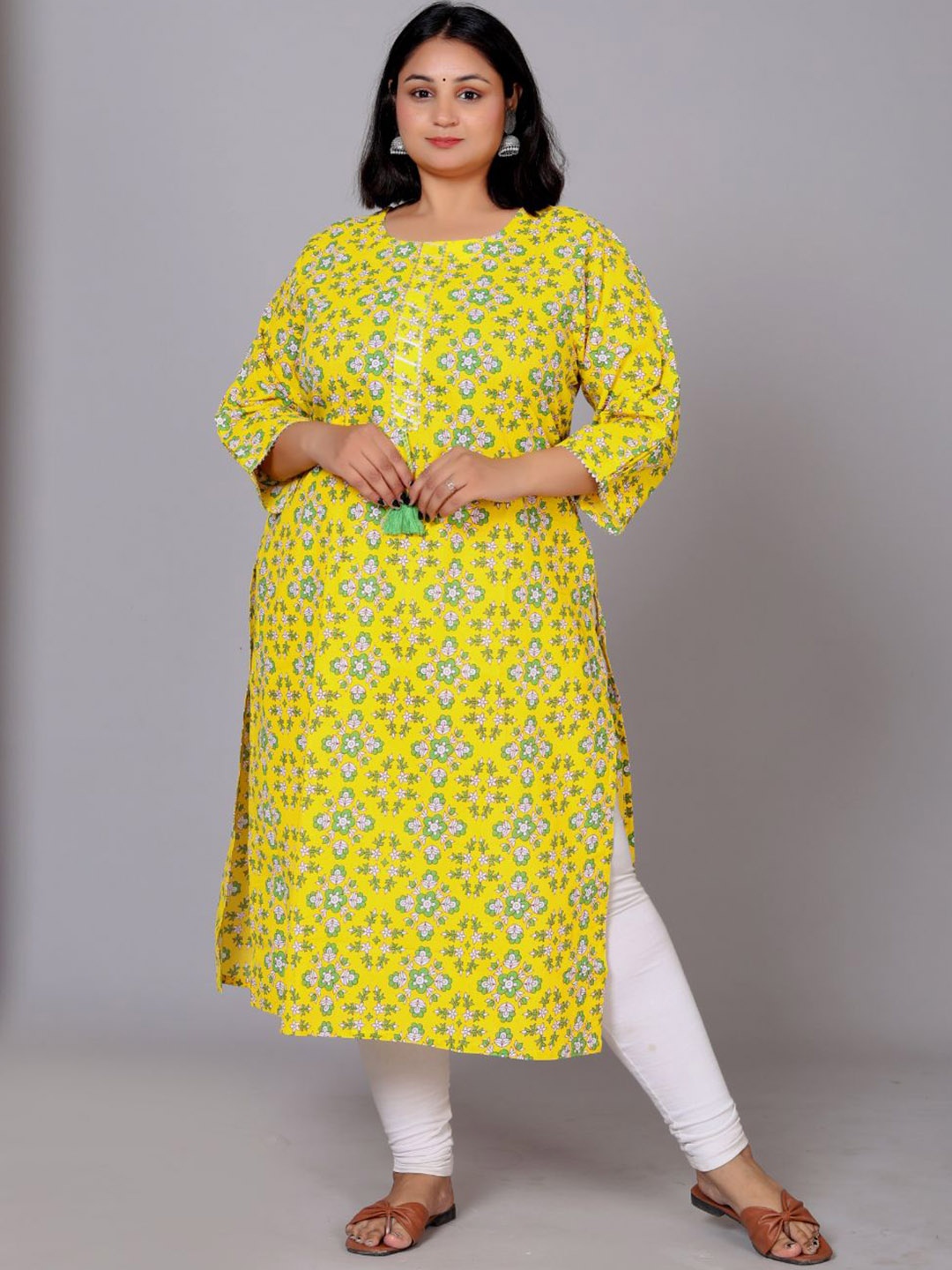 

HIGHLIGHT FASHION EXPORT Floral Printed Gotta Patti Straight Kurta, Yellow