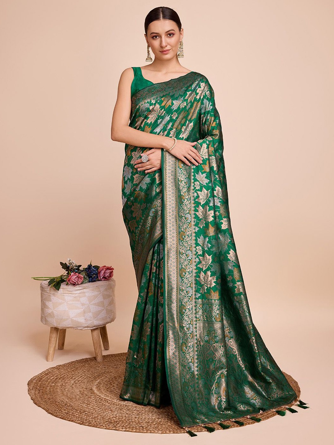 

Sarvada Woven Design Zari Pure Silk Banarasi Saree, Green