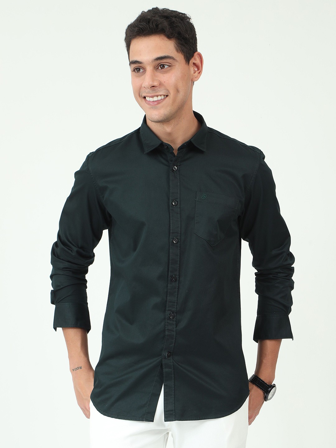 

SORATIA Men Solid Slim Fit Pocket Casual Shirt, Green