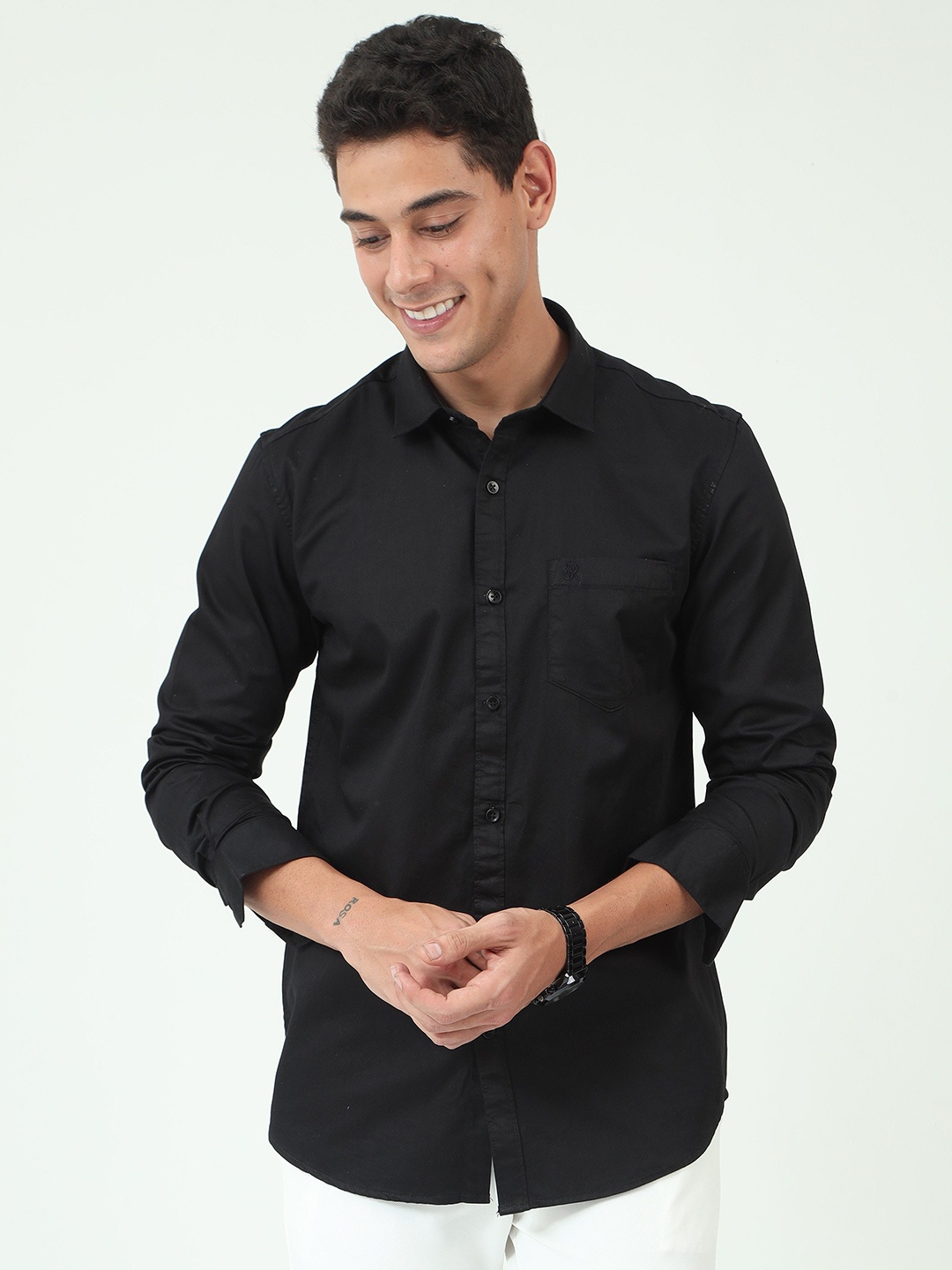 

SORATIA Men Solid Slim Fit Pocket Casual Shirt, Black
