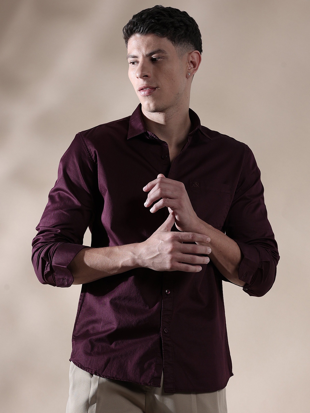 

SORATIA Men Solid Opaque Casual Shirt, Maroon