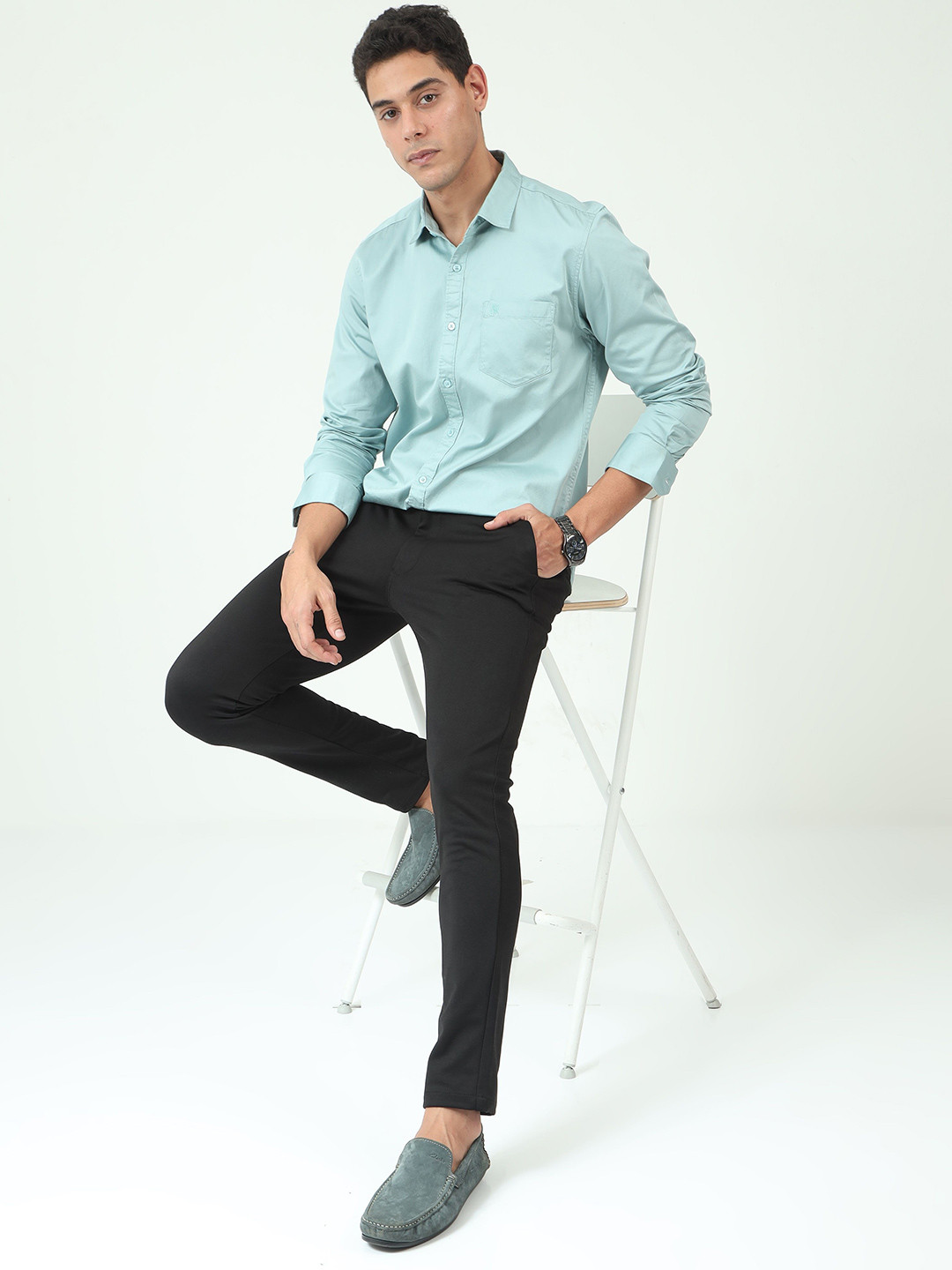 

SORATIA Men Solid Slim Fit Casual Shirt, Metallic