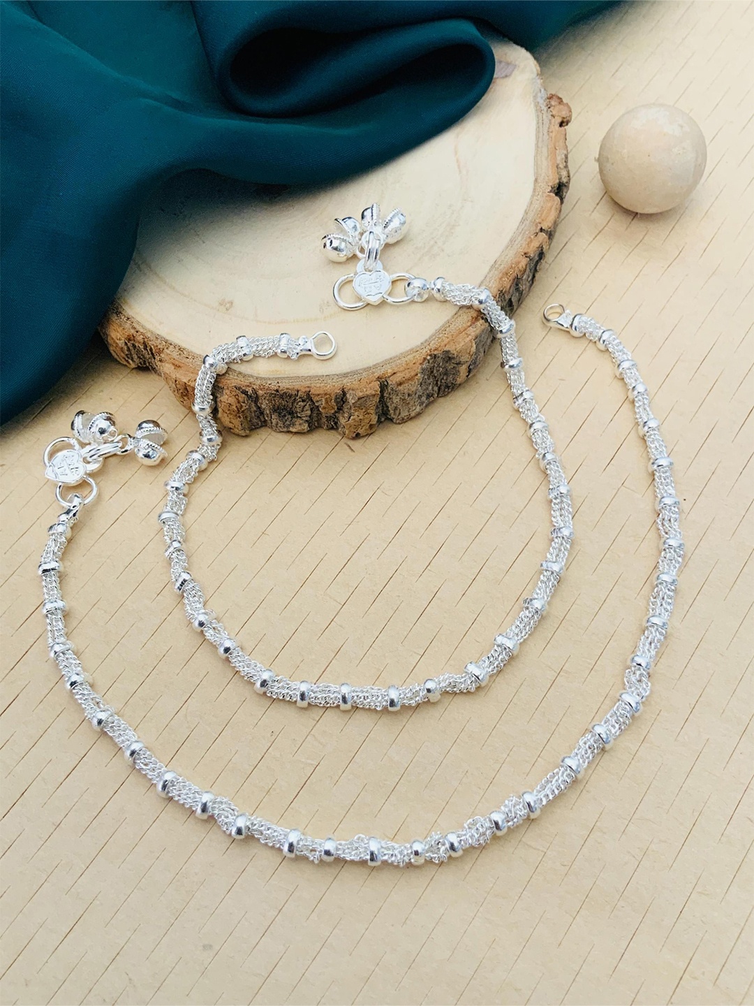 

ABDESIGNS Silver-Plated Stone Studded and Beaded Anklet