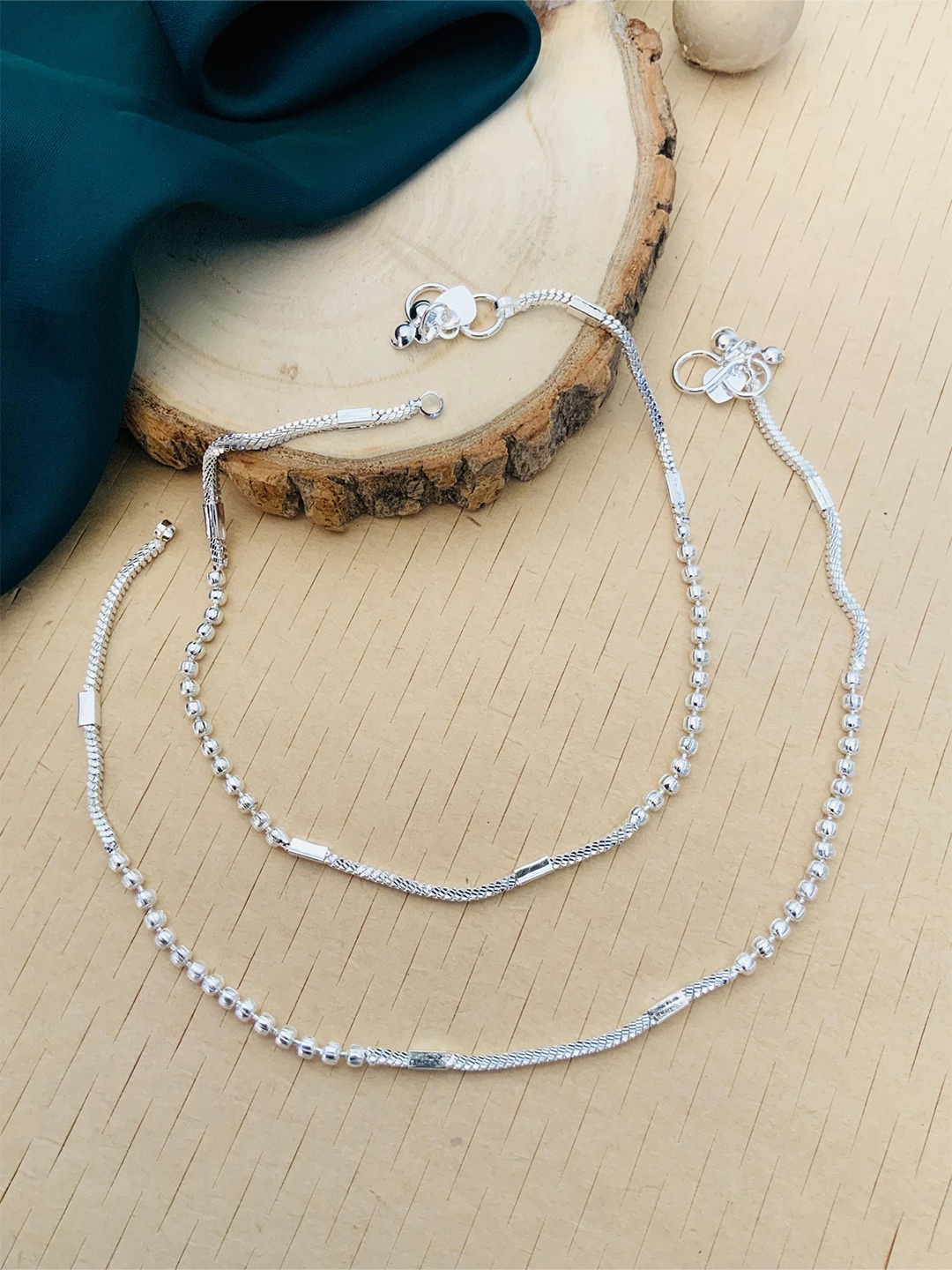 

ABDESIGNS Silver-Plated Stone Studded and Beaded Anklet
